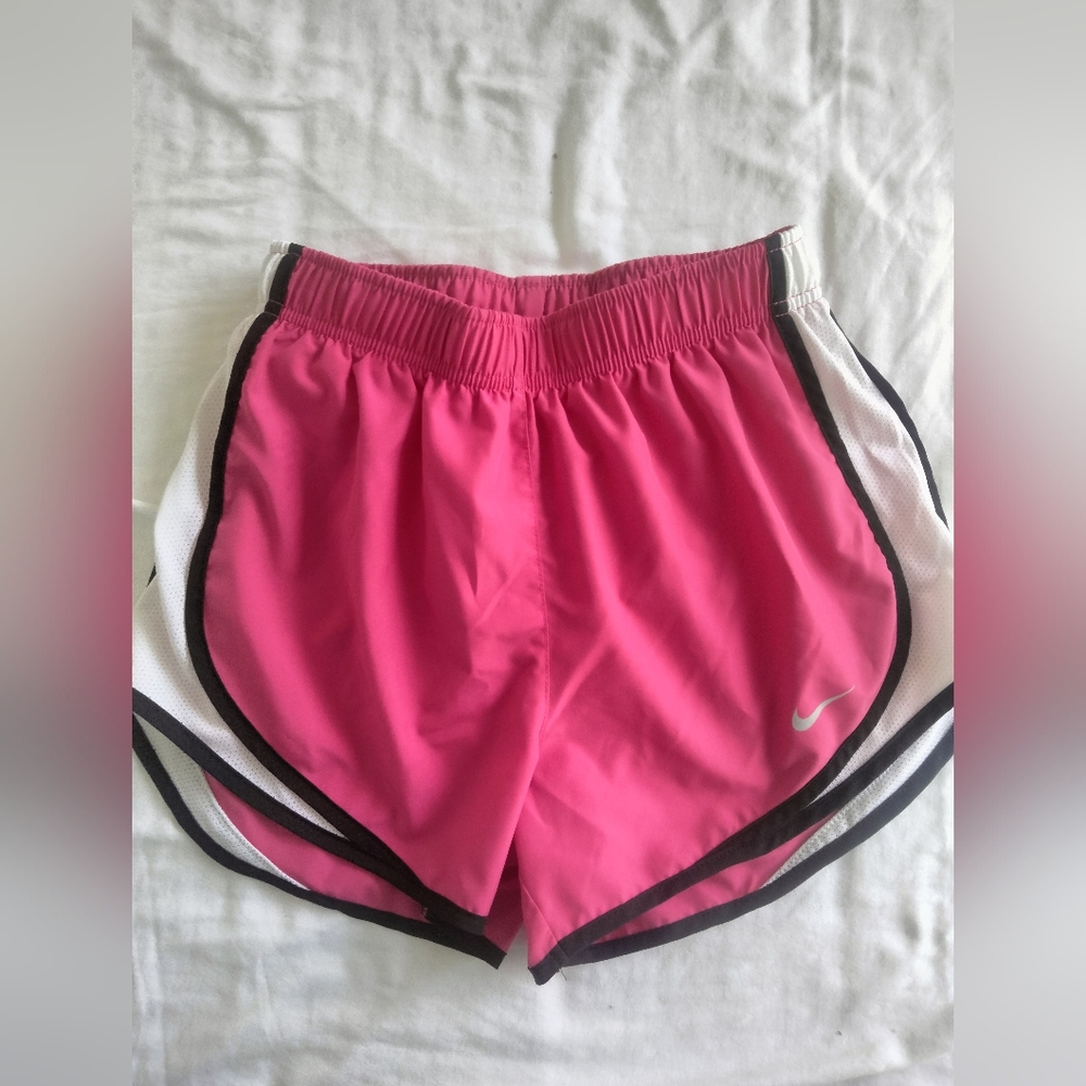 Nike shorts women's extra small